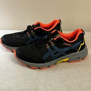 Women’s Size 8 Asics running shoes in Black multi-colored